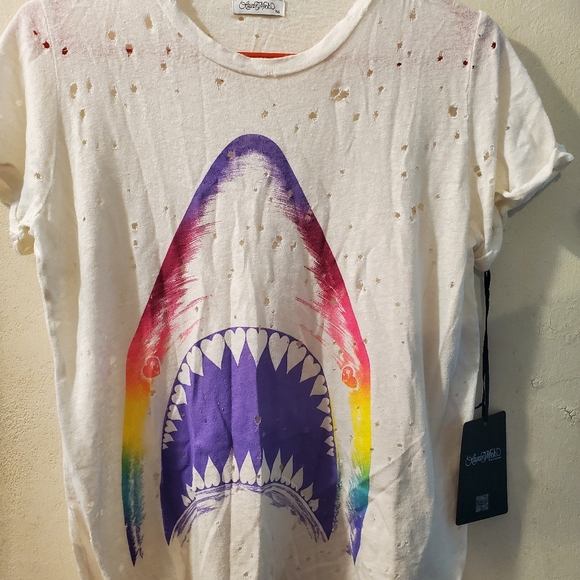 Lauren Moshi Distressed Wolf Rainbow tee - Picture 3 of 8